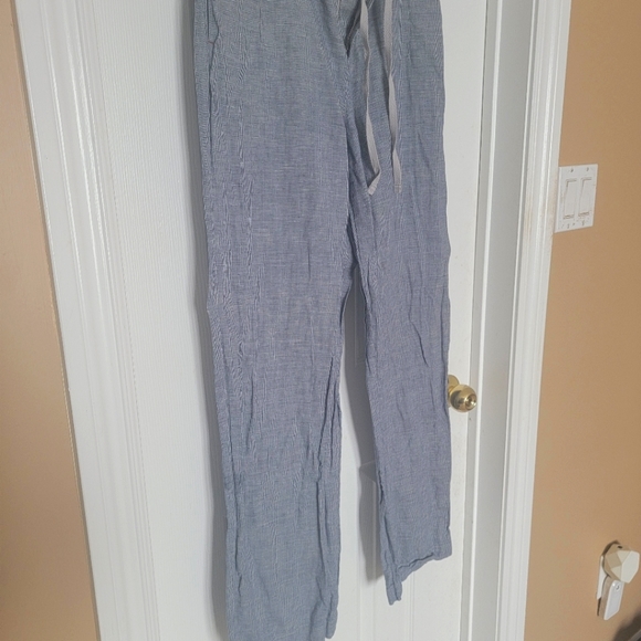 Long, light pants - Picture 2 of 3